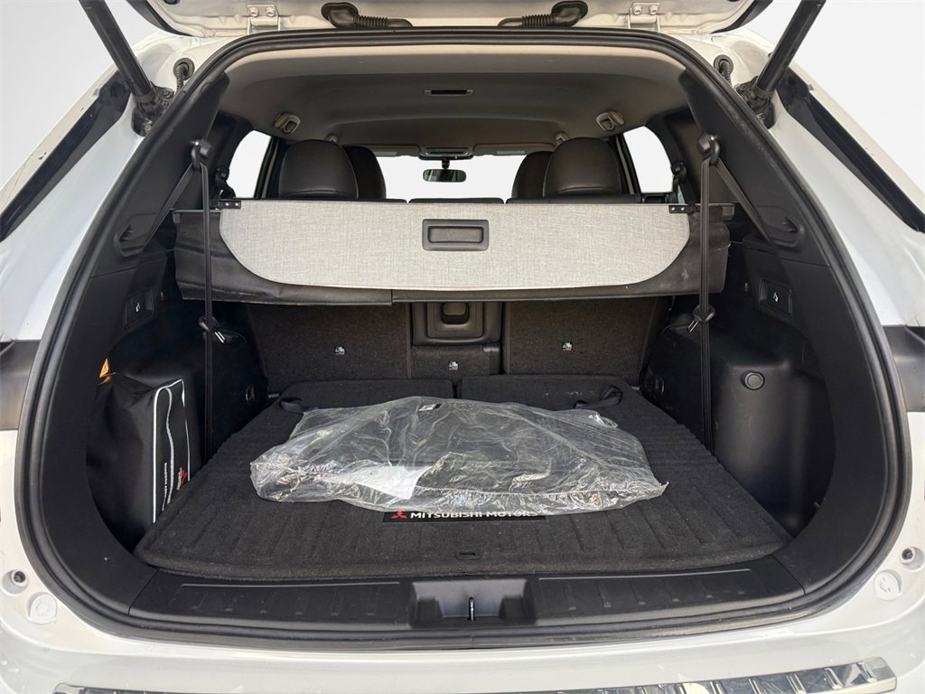 Used 2022 Mitsubishi Outlander SE image 24