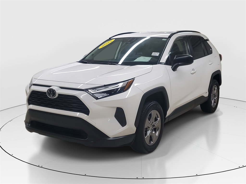 Used 2025 Toyota RAV4 LE image 5