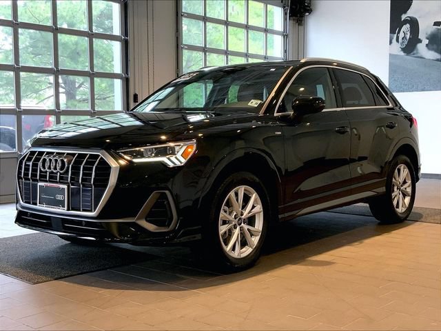 Certified 2025 Audi Q3 2.0T Premium w/ Convenience Package AWD/4WD image 2