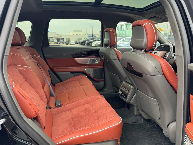 Certified 2024 Lincoln Nautilus Black Label image 13