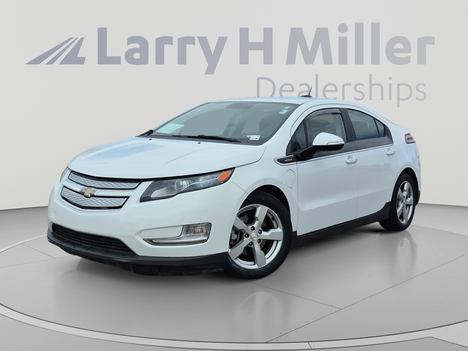 Used 2015 Chevrolet Volt FWD image 1