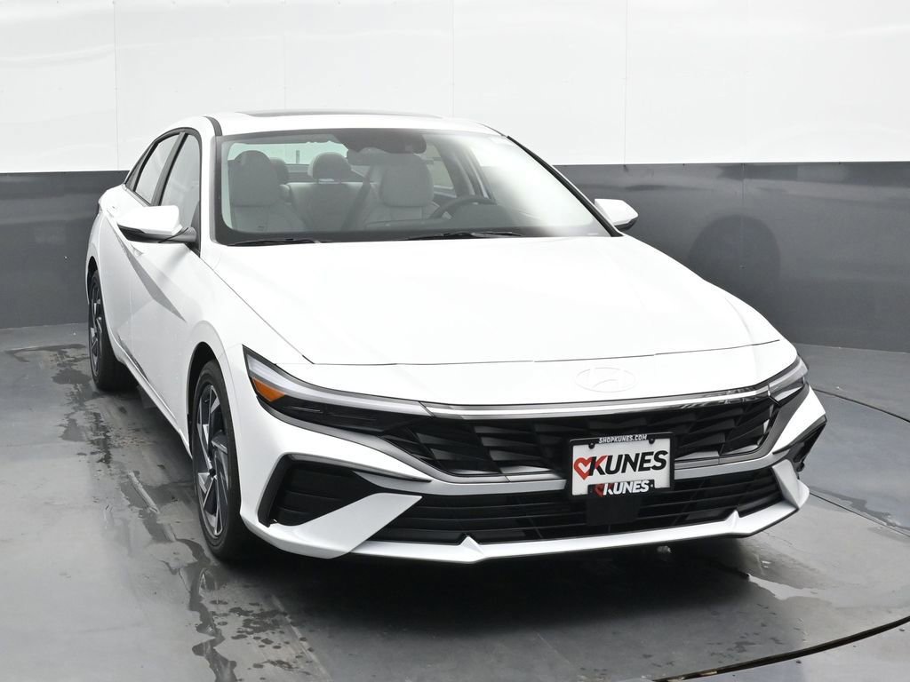 New 2025 Hyundai Elantra Limited image 5