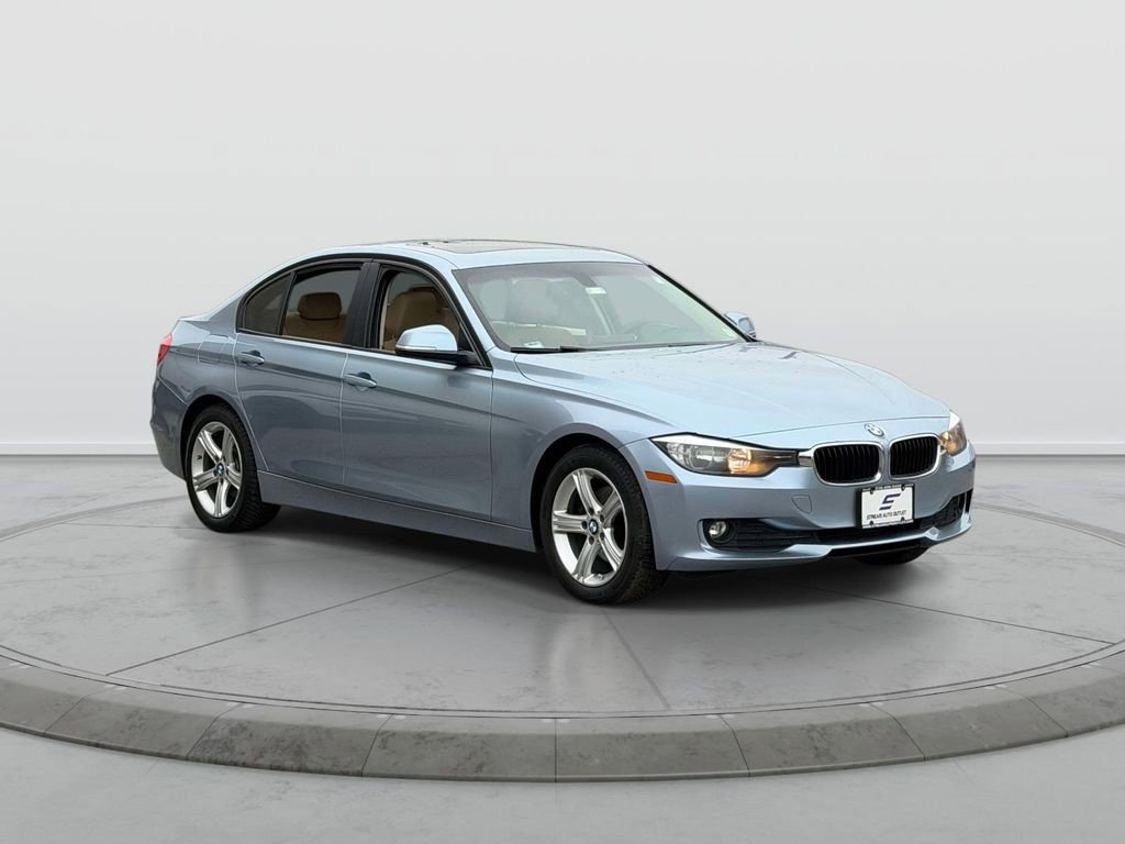 Used 2014 BMW 320i xDrive Sedan AWD/4WD image 1