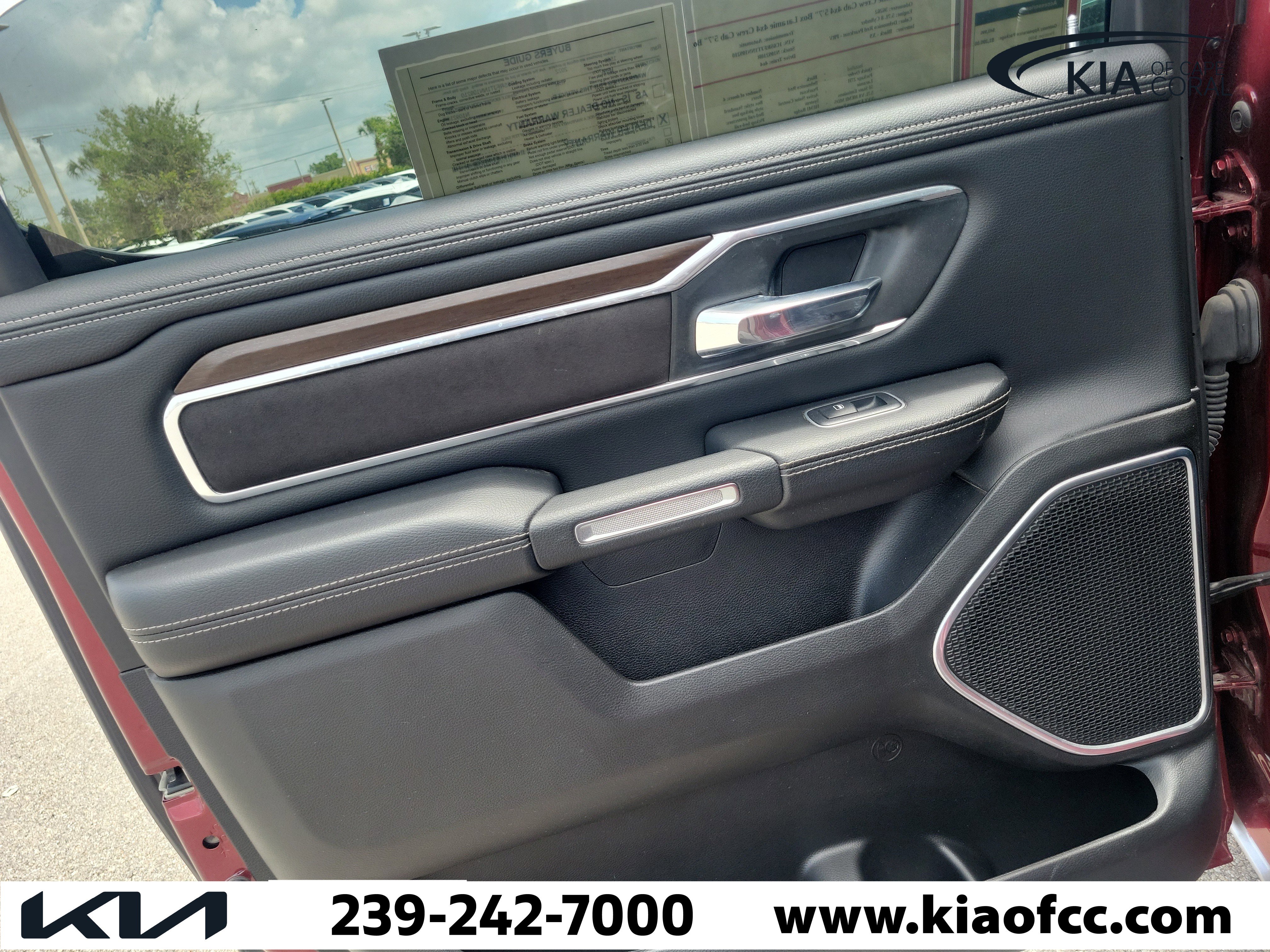 Used 2022 RAM 1500 Laramie AWD/4WD image 13