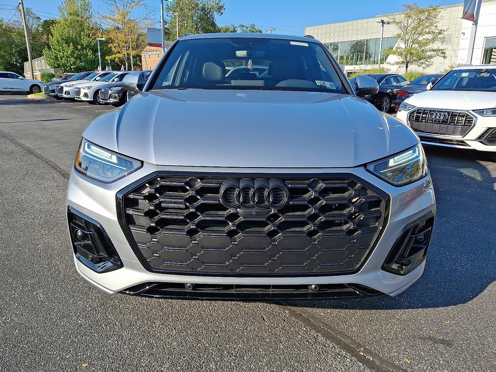 Certified 2025 Audi Q5 2.0T Premium Plus image 2