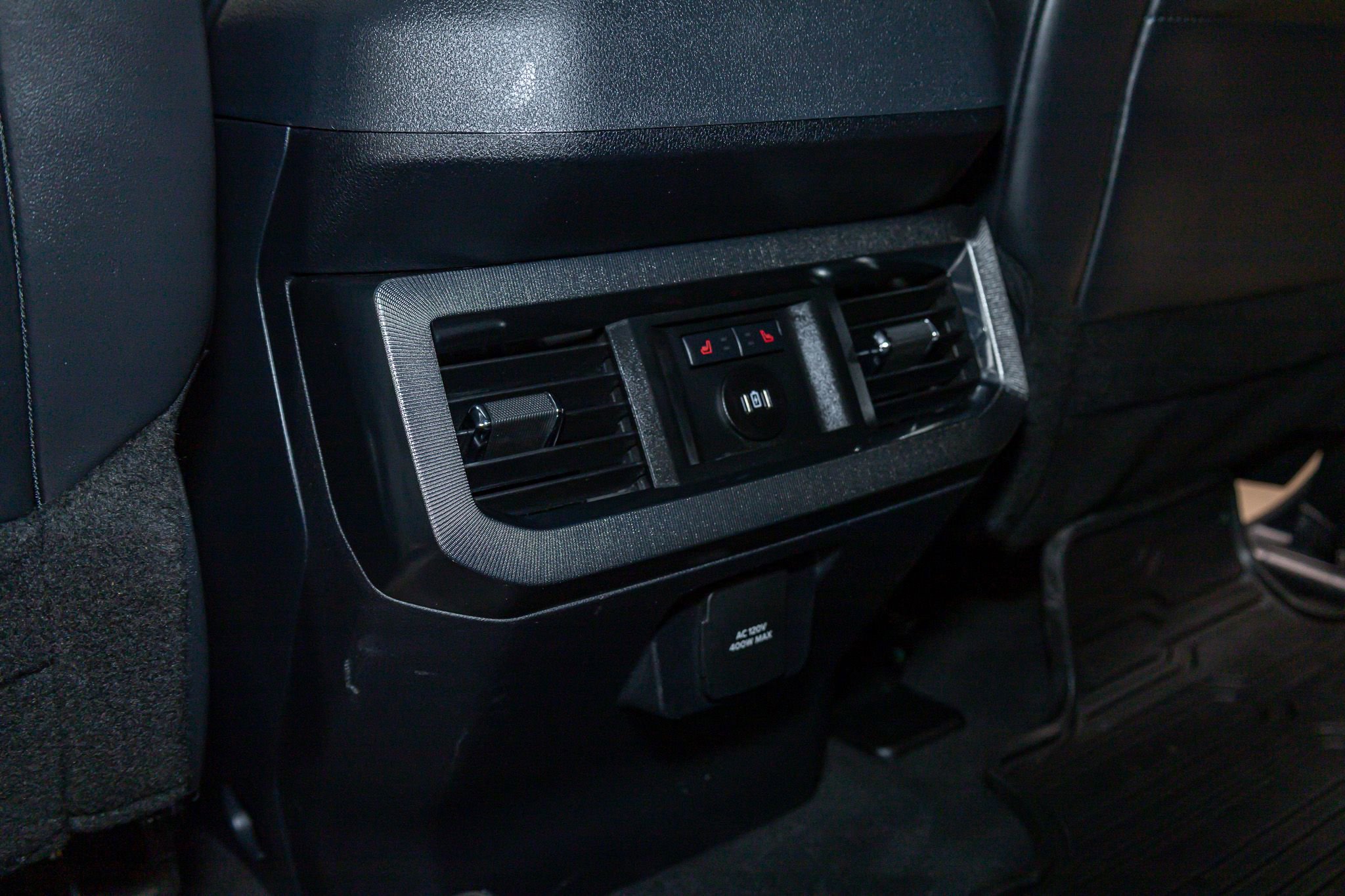 Used 2025 Ford F450 Platinum w/ FX4 Off-Road Package image 25