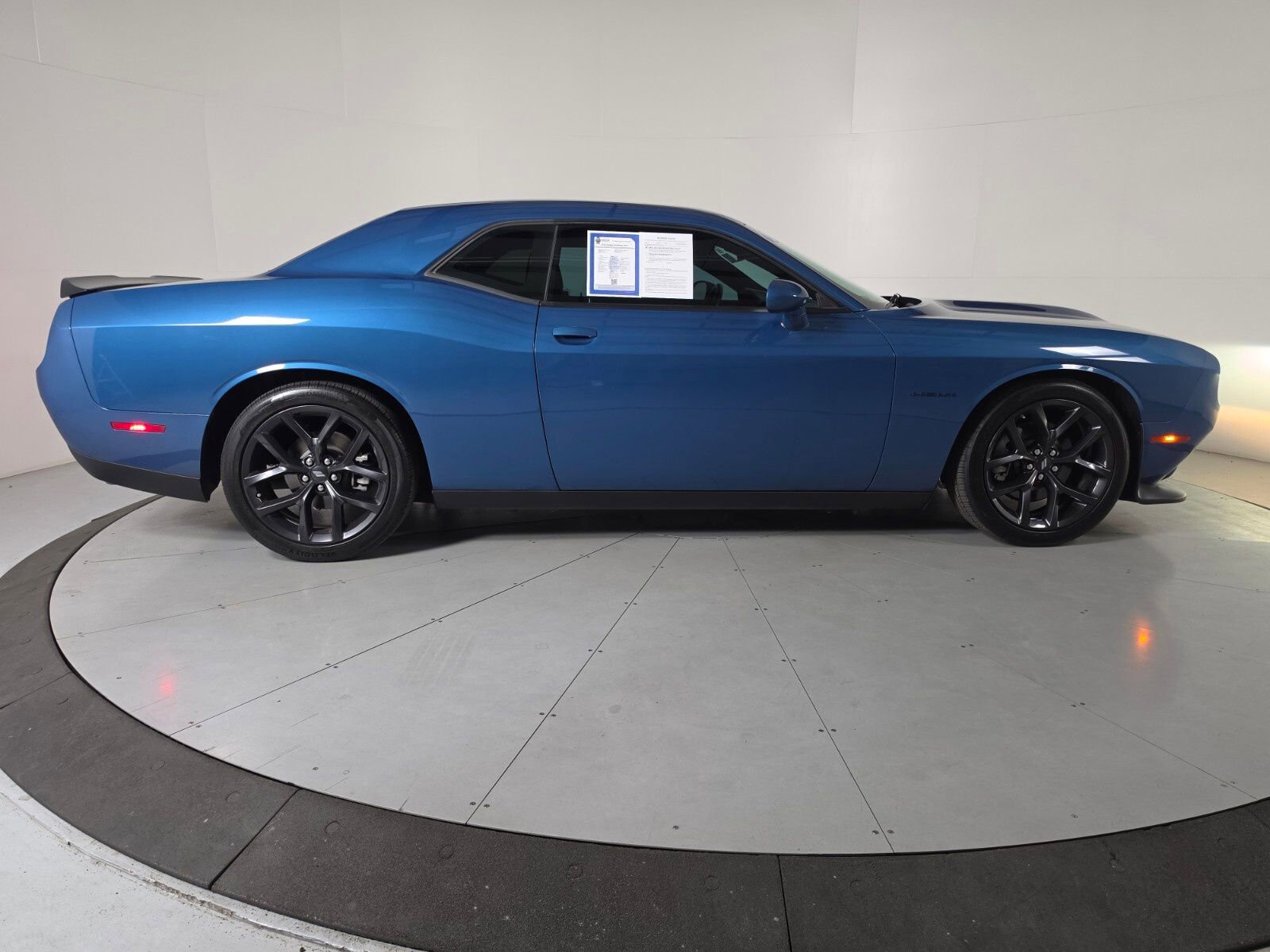 Used 2022 Dodge Challenger R/T w/ Driver Convenience Group image 6