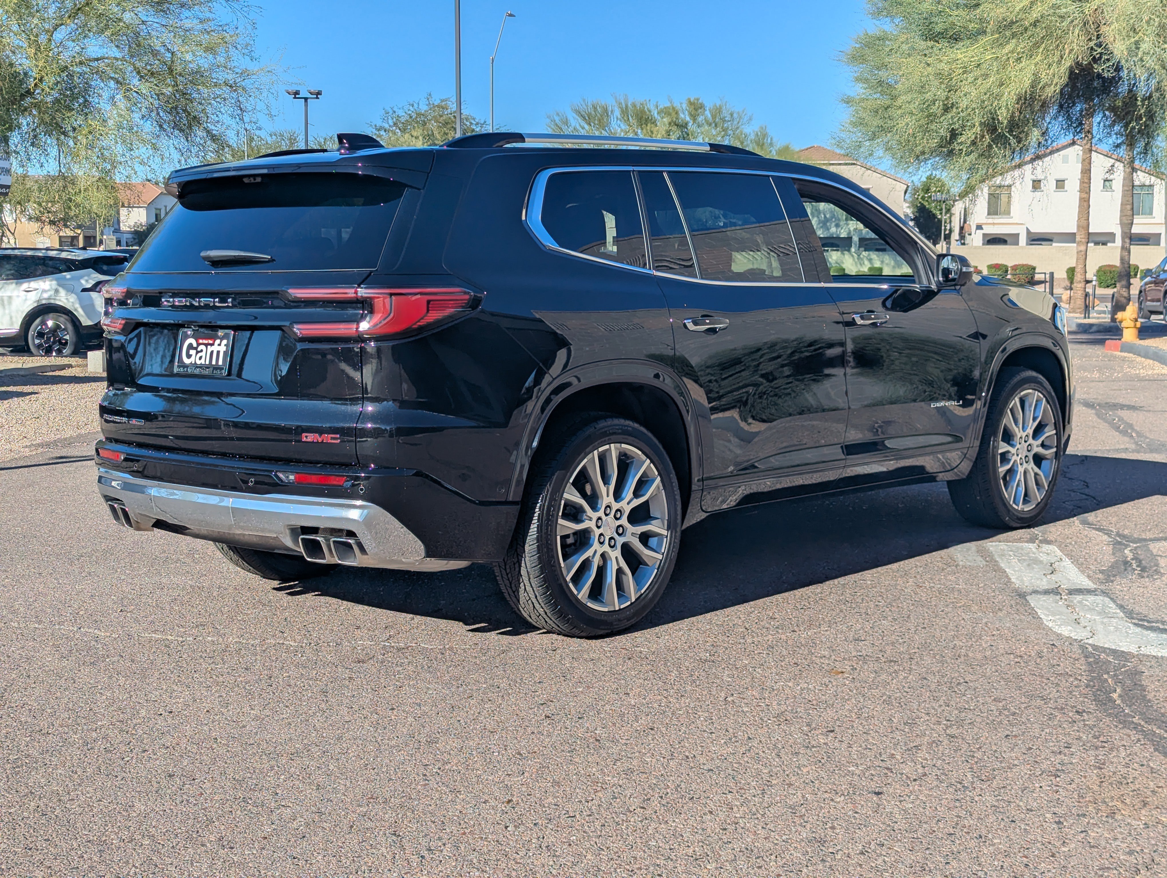 Used 2025 GMC Acadia Denali w/ Super Cruise Package image 3