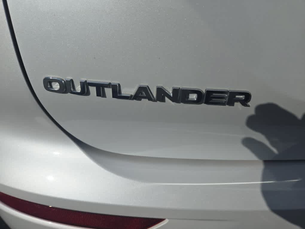 Used 2022 Mitsubishi Outlander SEL AWD/4WD image 65