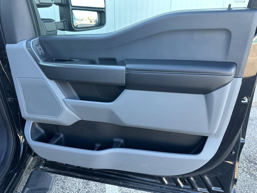 Used 2025 Ford F250 XL w/ STX Appearance Package AWD/4WD image 31
