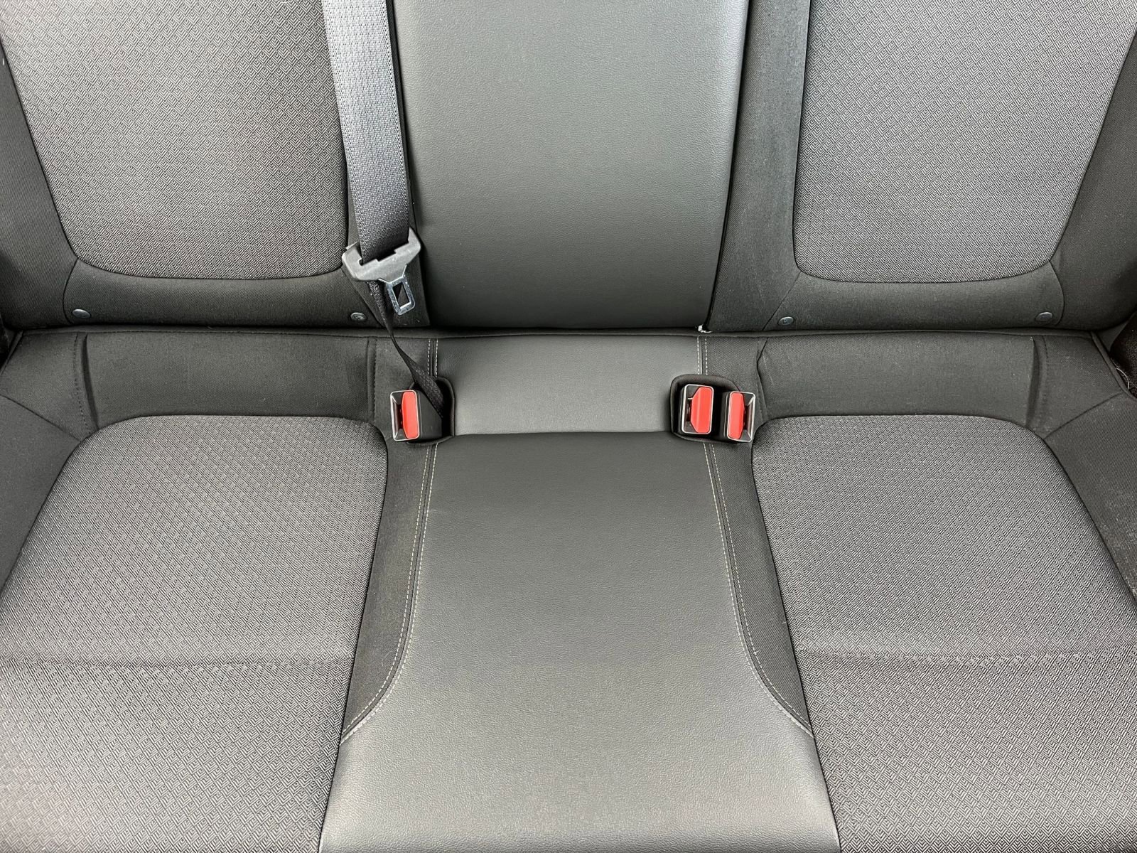 Used 2025 Buick Encore GX Preferred image 38