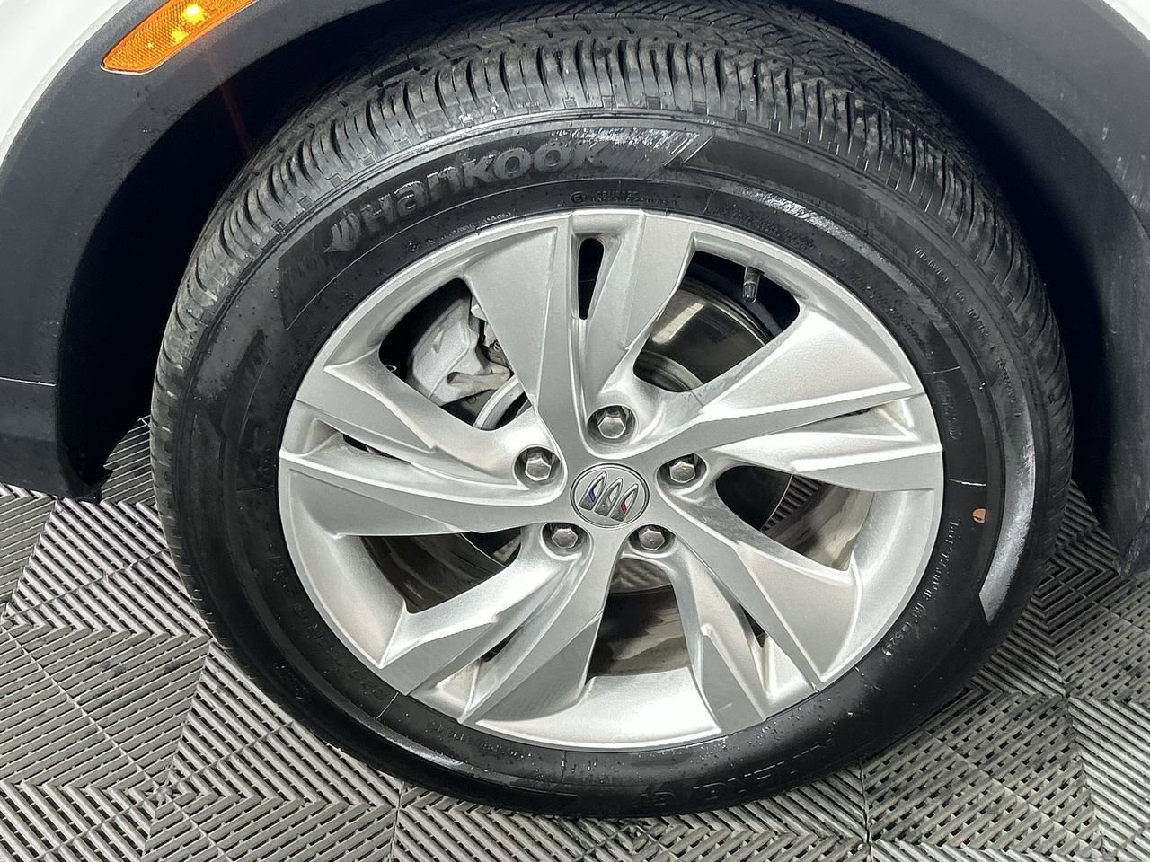 Used 2025 Buick Encore GX Preferred image 9