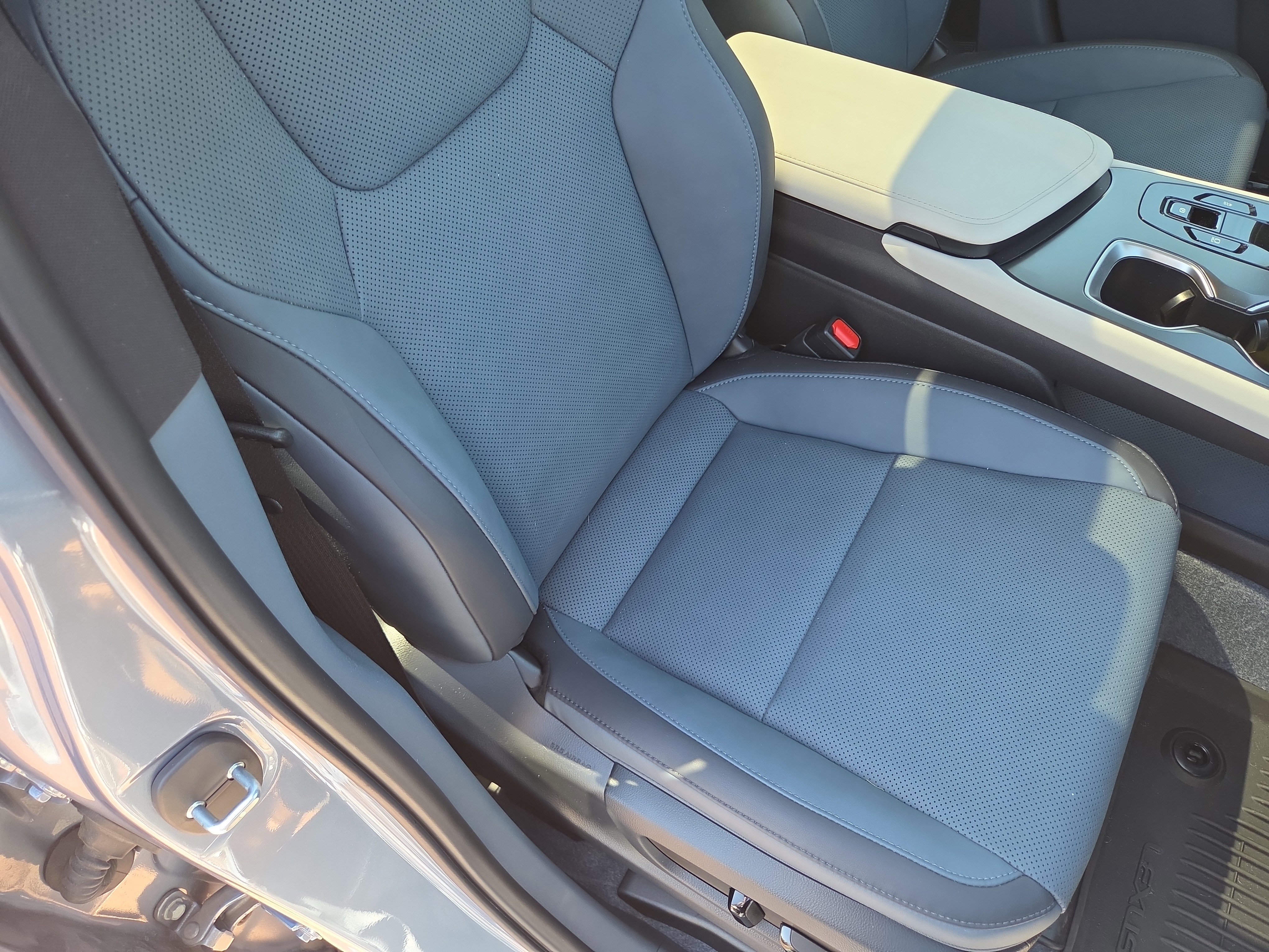 Certified 2023 Lexus RZ 450e Premium w/ Technology Package image 16