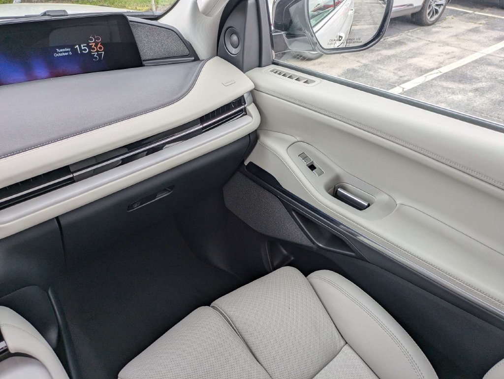 Certified 2026 Lincoln Navigator Reserve AWD/4WD image 18