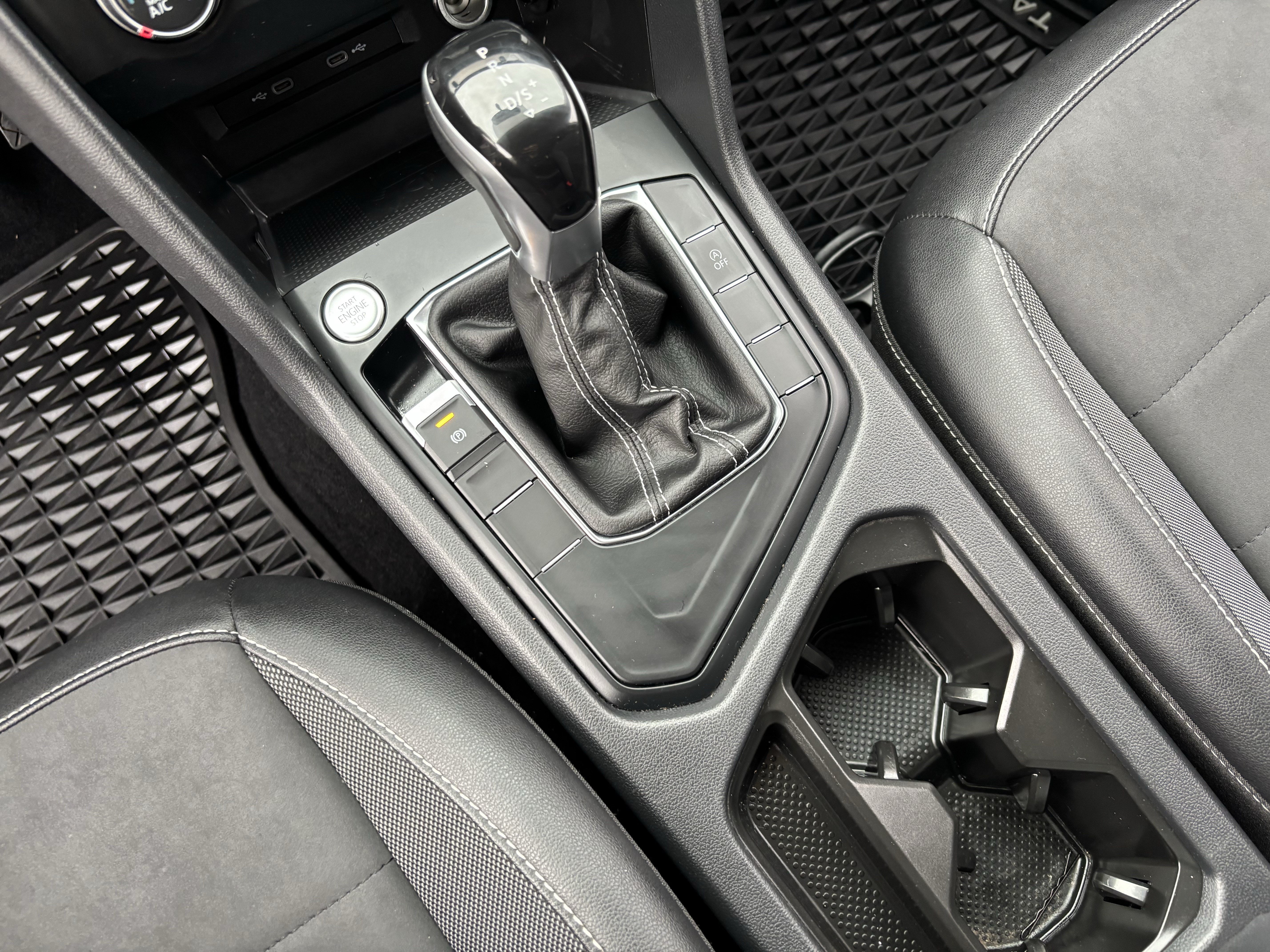 New 2026 Volkswagen Taos SE FWD image 24