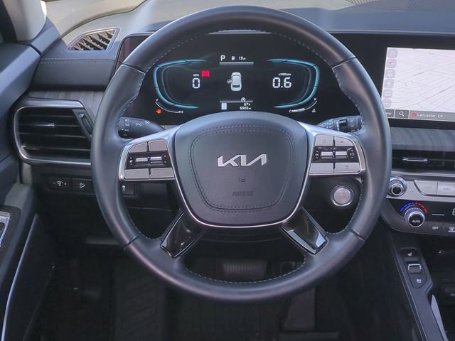 Used 2025 Kia Telluride EX w/ EX Captain's Chair Package FWD image 22