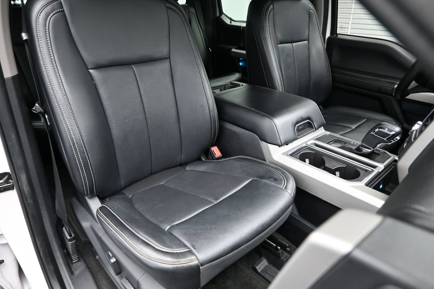 Used 2019 Ford F150 Lariat w/ Trailer Tow Package AWD/4WD image 43
