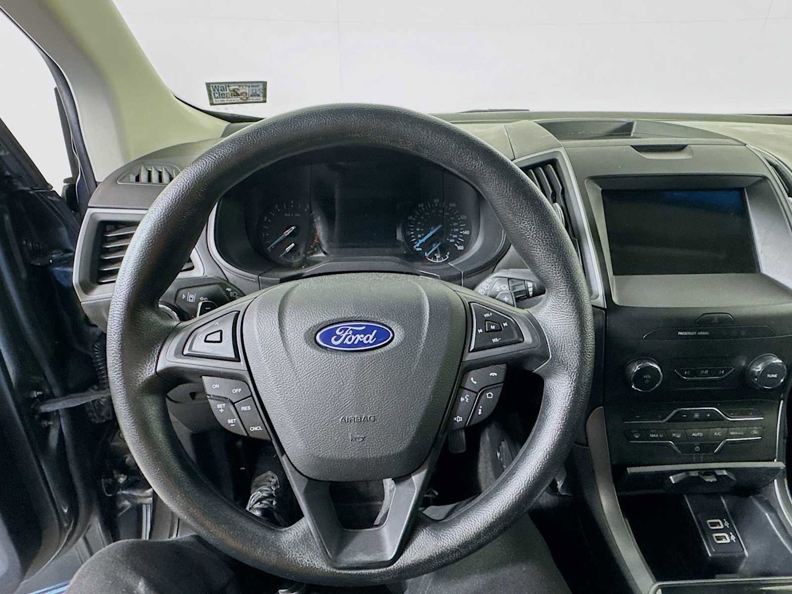 Used 2020 Ford Edge SE AWD/4WD image 9