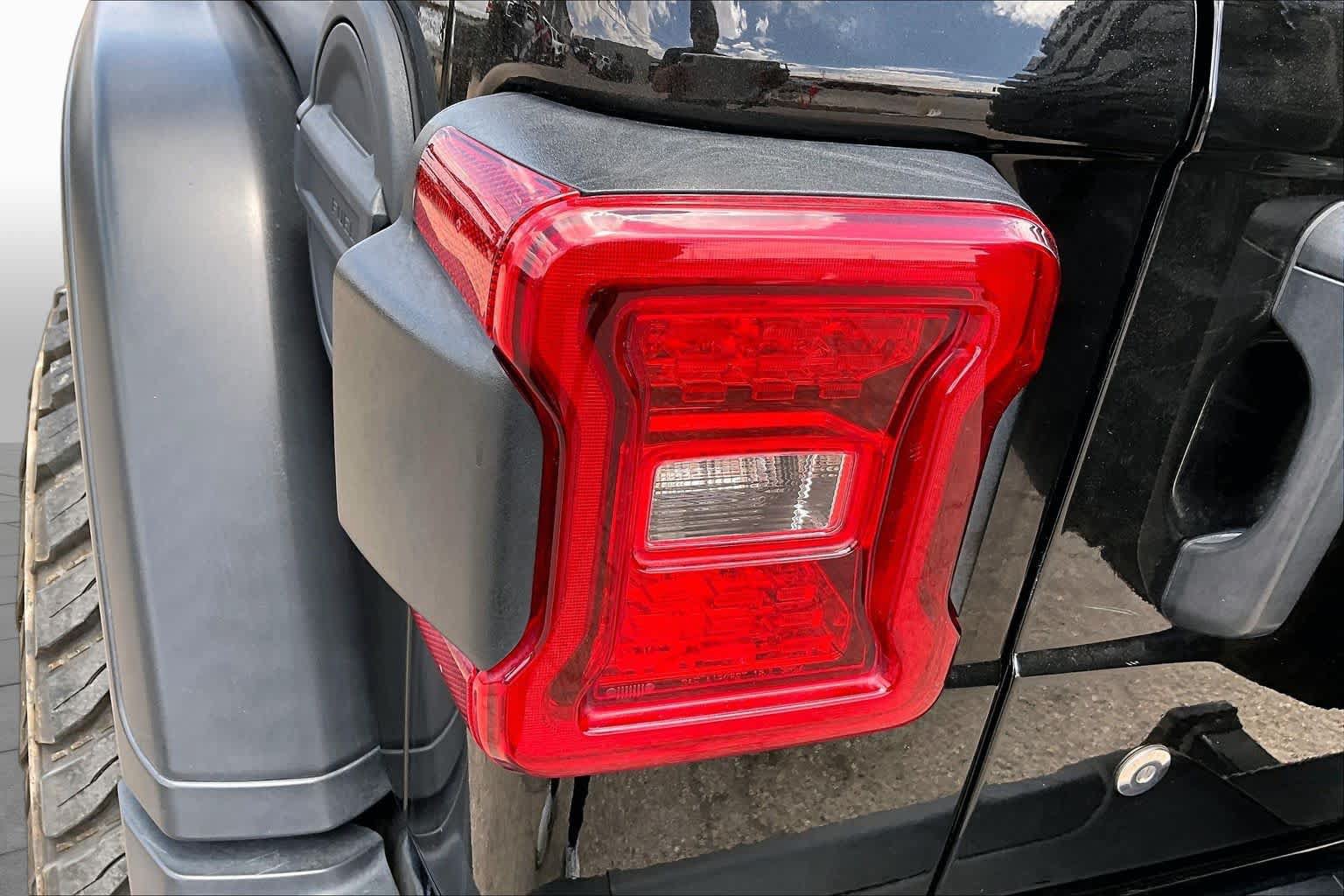 Used 2018 Jeep Wrangler Unlimited Rubicon AWD/4WD image 28