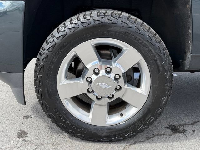 Used 2018 Chevrolet Silverado 2500 High Country w/ Duramax Plus Package AWD/4WD image 11