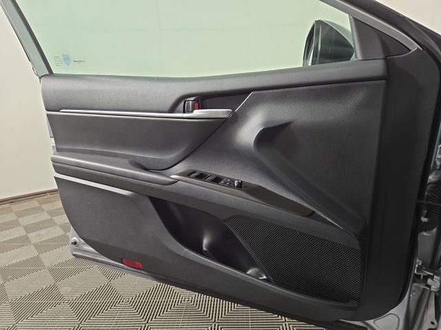 Used 2024 Toyota Camry SE image 27