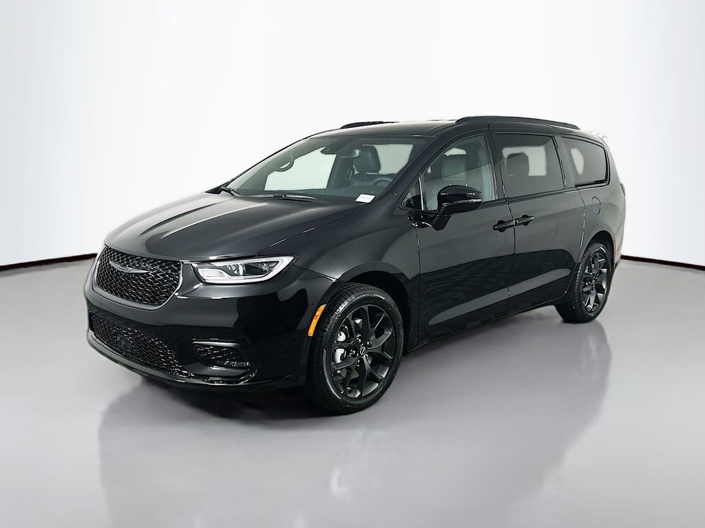 New 2026 Chrysler Pacifica Select image 3