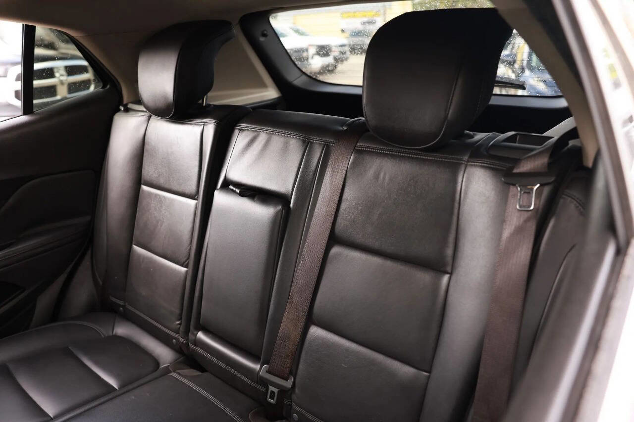 Used 2019 Buick Encore Essence FWD image 25