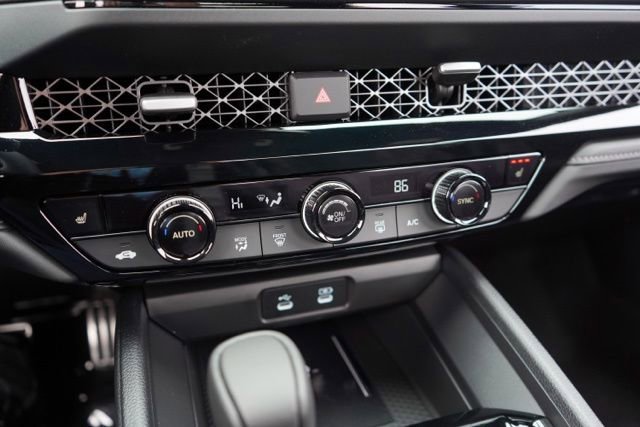 Used 2025 Honda Accord SE image 18