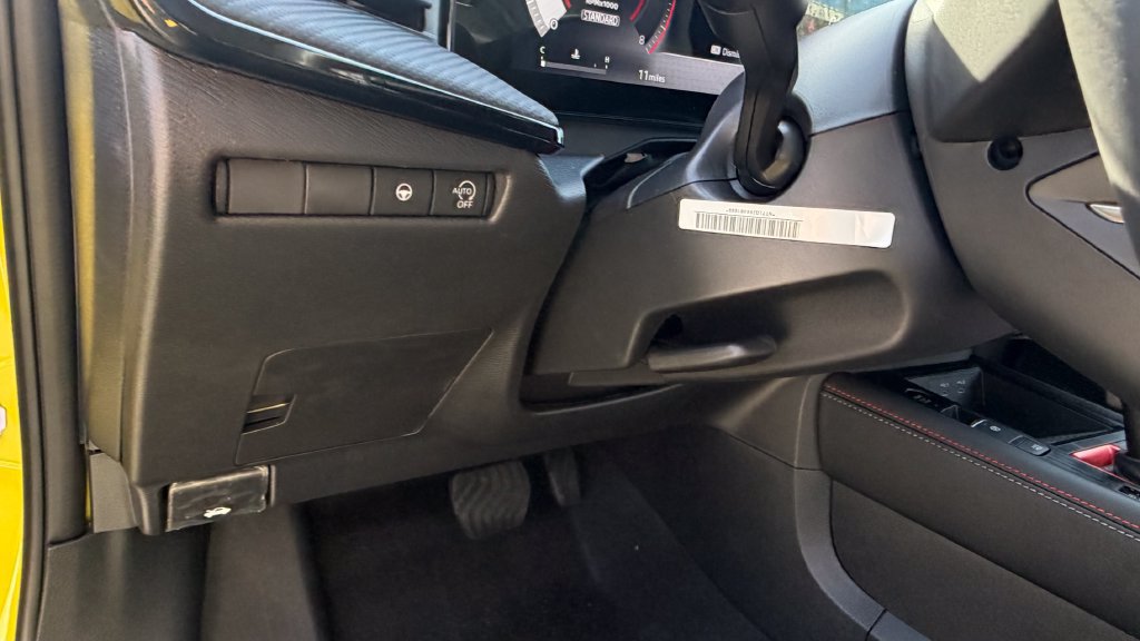 New 2026 Nissan Kicks SR FWD image 18