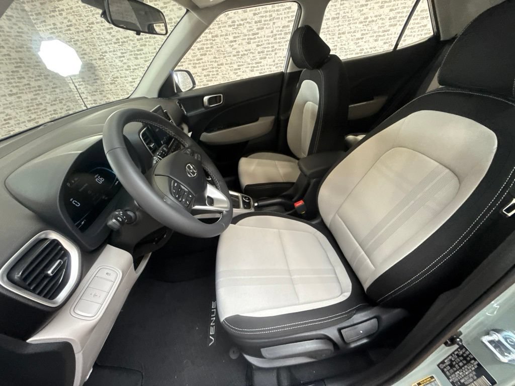 New 2026 Hyundai Venue SEL FWD image 24