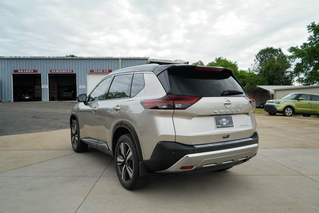 Used 2021 Nissan Rogue Platinum FWD image 4