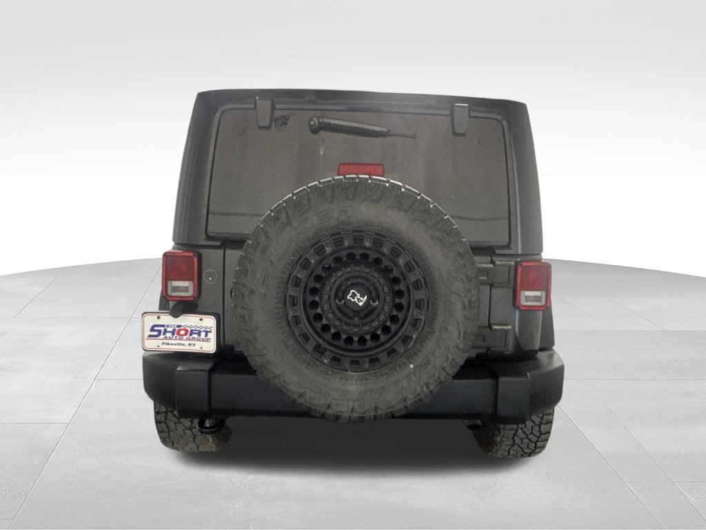 Used 2017 Jeep Wrangler Unlimited Rubicon w/ Connectivity Group AWD/4WD image 11