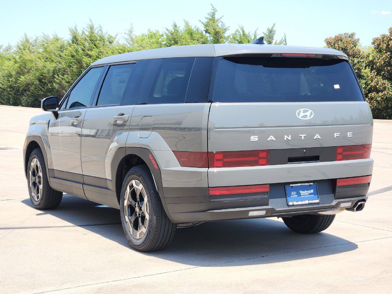 New 2027 Hyundai Santa Fe SE FWD image 3