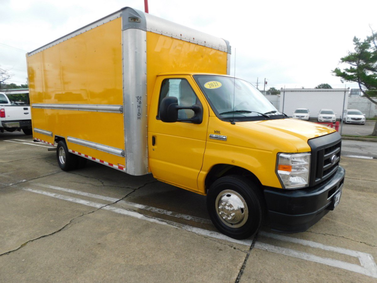 Used 2021 Ford E-350 and Econoline 350 Super Duty RWD image 1