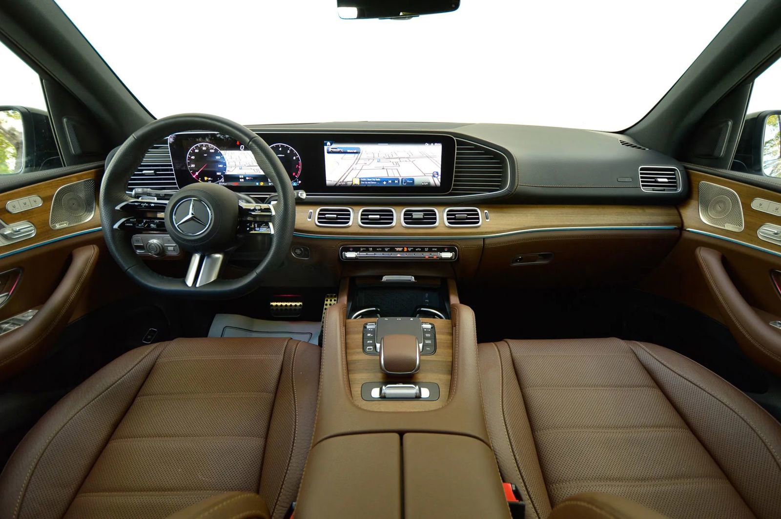 Used 2025 Mercedes-Benz GLS 580 4MATIC image 32
