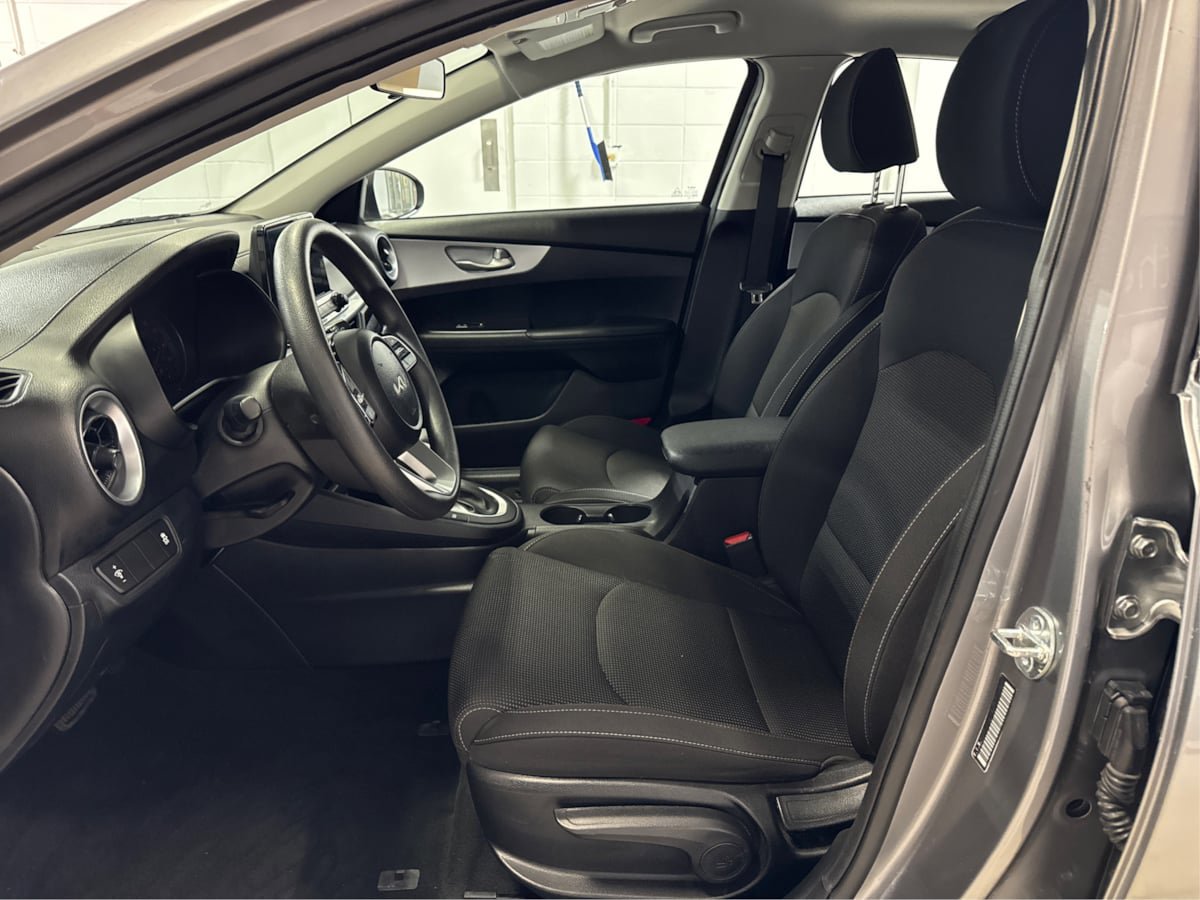 Used 2024 Kia Forte LXS FWD image 9