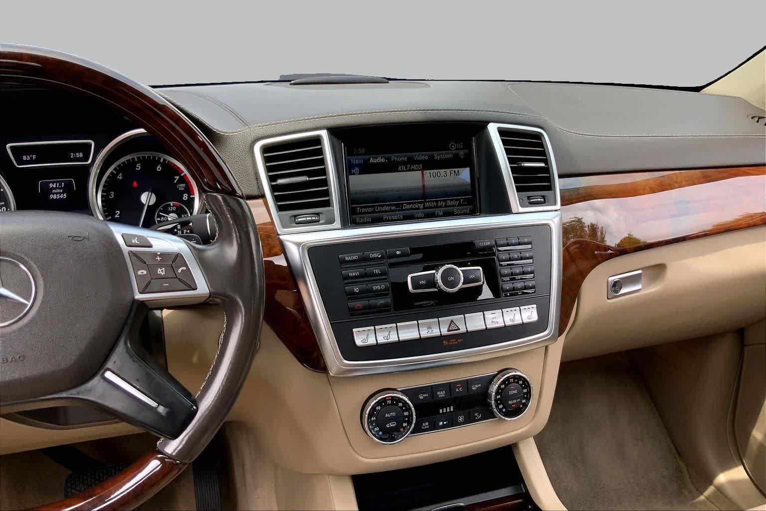 Used 2014 Mercedes-Benz GL 550 4MATIC image 7