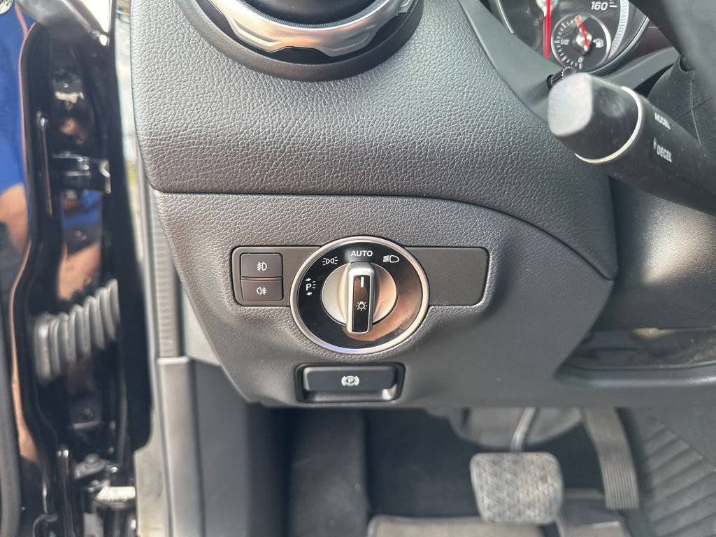 Used 2018 Mercedes-Benz GLA 250 image 28