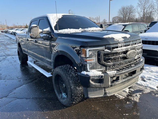 Used 2022 Ford F350 Lariat w/ Black Appearance Package image 5