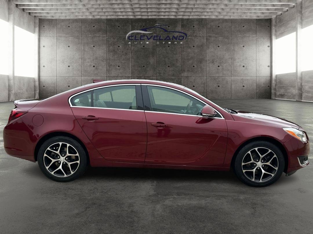 Used 2017 Buick Regal Sport Touring FWD image 2