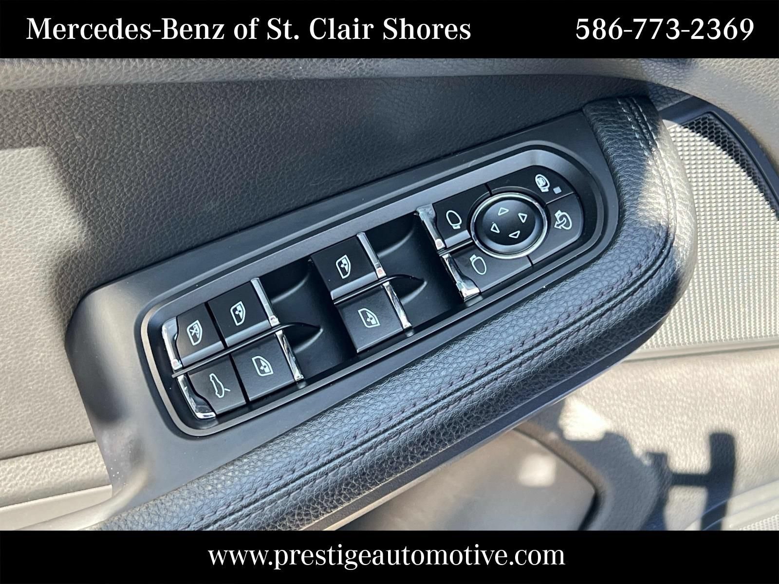 Used 2021 Porsche Macan w/ Premium Package AWD/4WD image 21