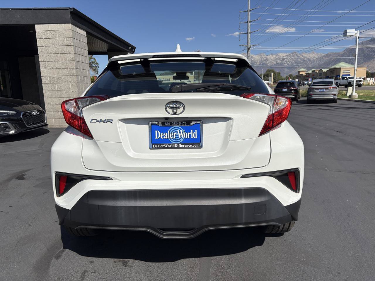 Used 2021 Toyota C-HR XLE FWD image 6