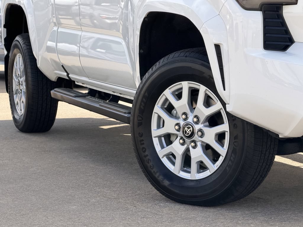 Used 2025 Toyota Tacoma SR AWD/4WD image 12