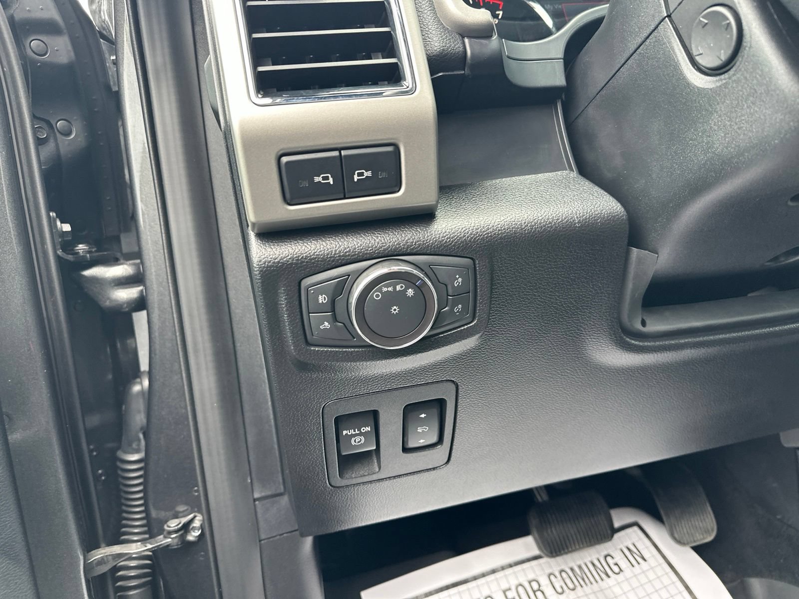 Used 2019 Ford F150 Lariat w/ Equipment Group 502A Luxury AWD/4WD image 19