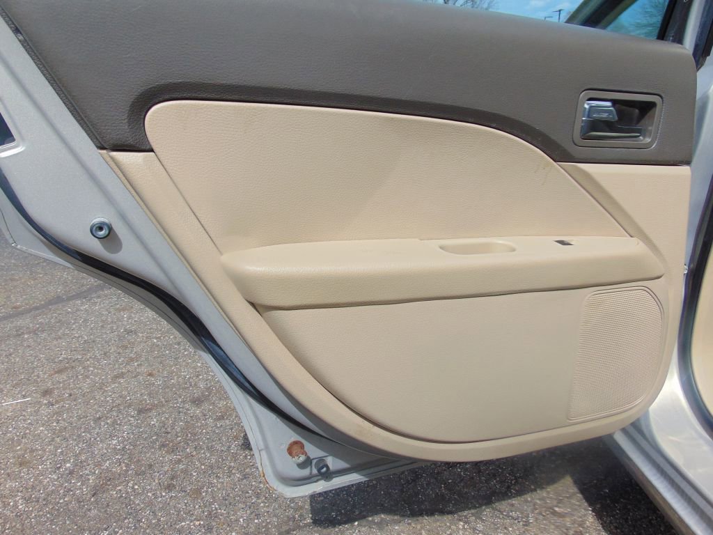 Used 2009 Ford Fusion SE image 21