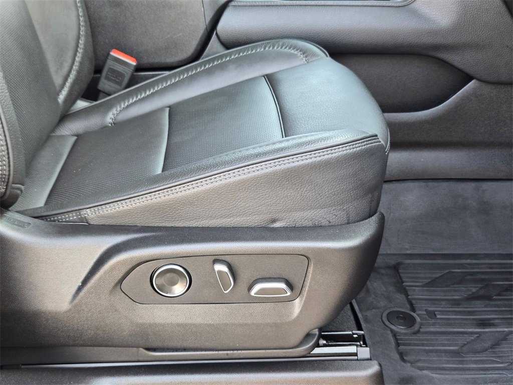 Used 2024 GMC Yukon XL Denali w/ Advanced Technology Package image 30