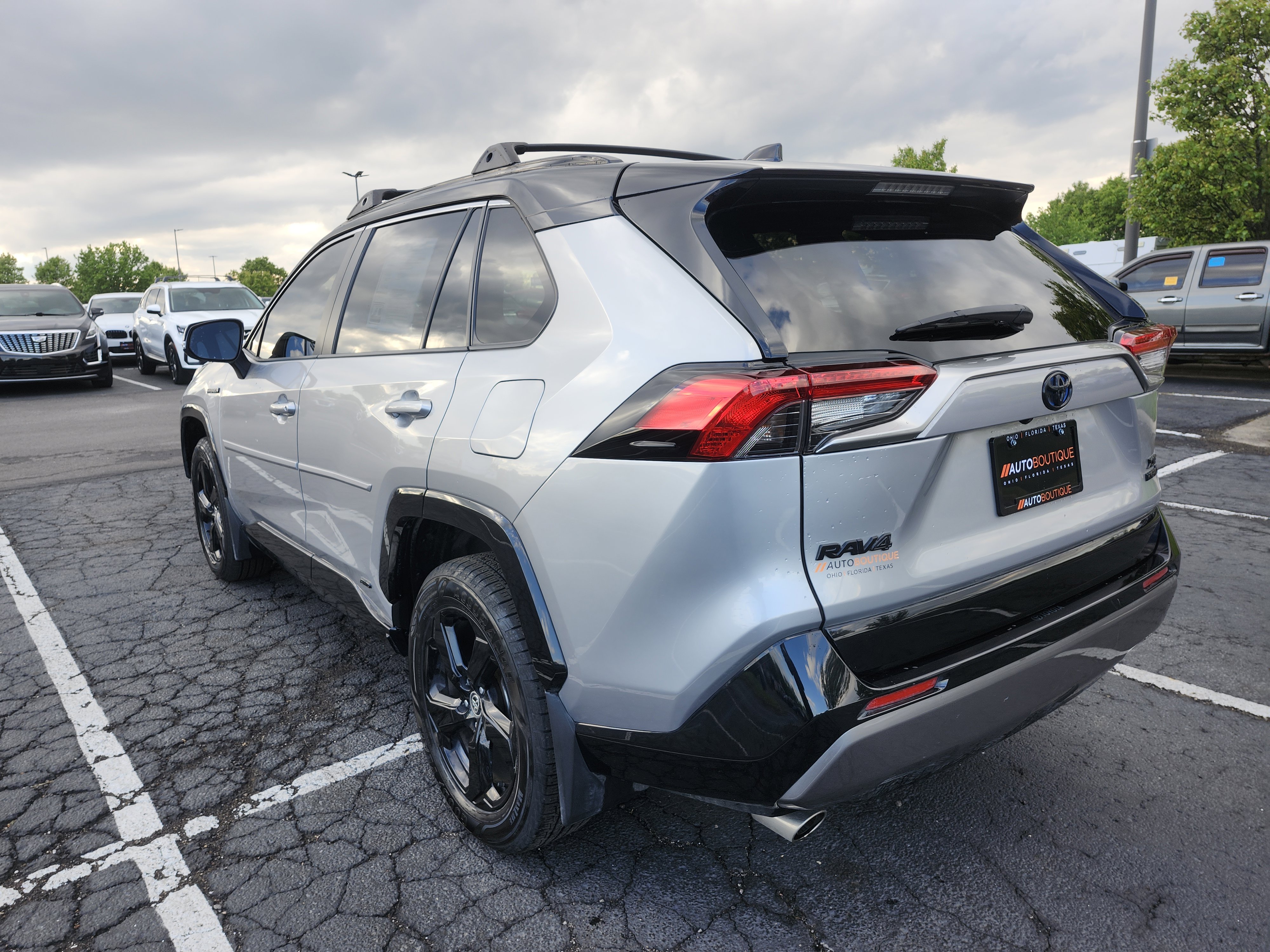 Used 2020 Toyota RAV4 XSE w/ XSE Grade Weather Package AWD/4WD image 19