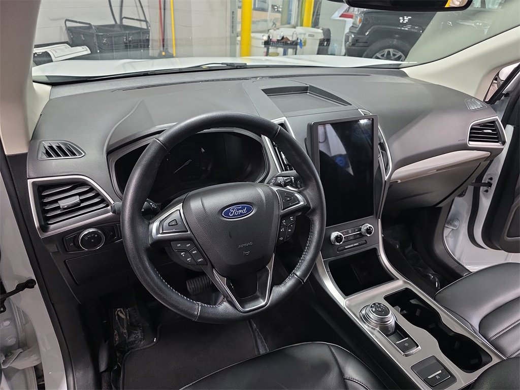 Used 2024 Ford Edge SEL image 16