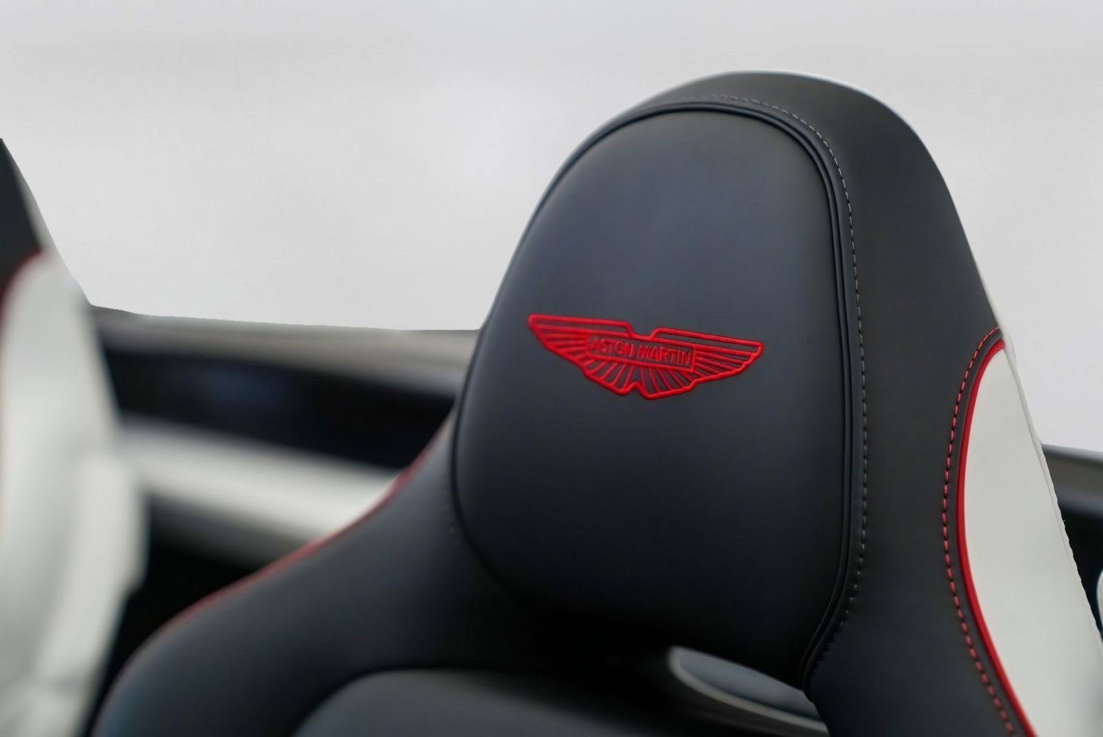 New 2026 Aston Martin Vanquish Convertible RWD image 5