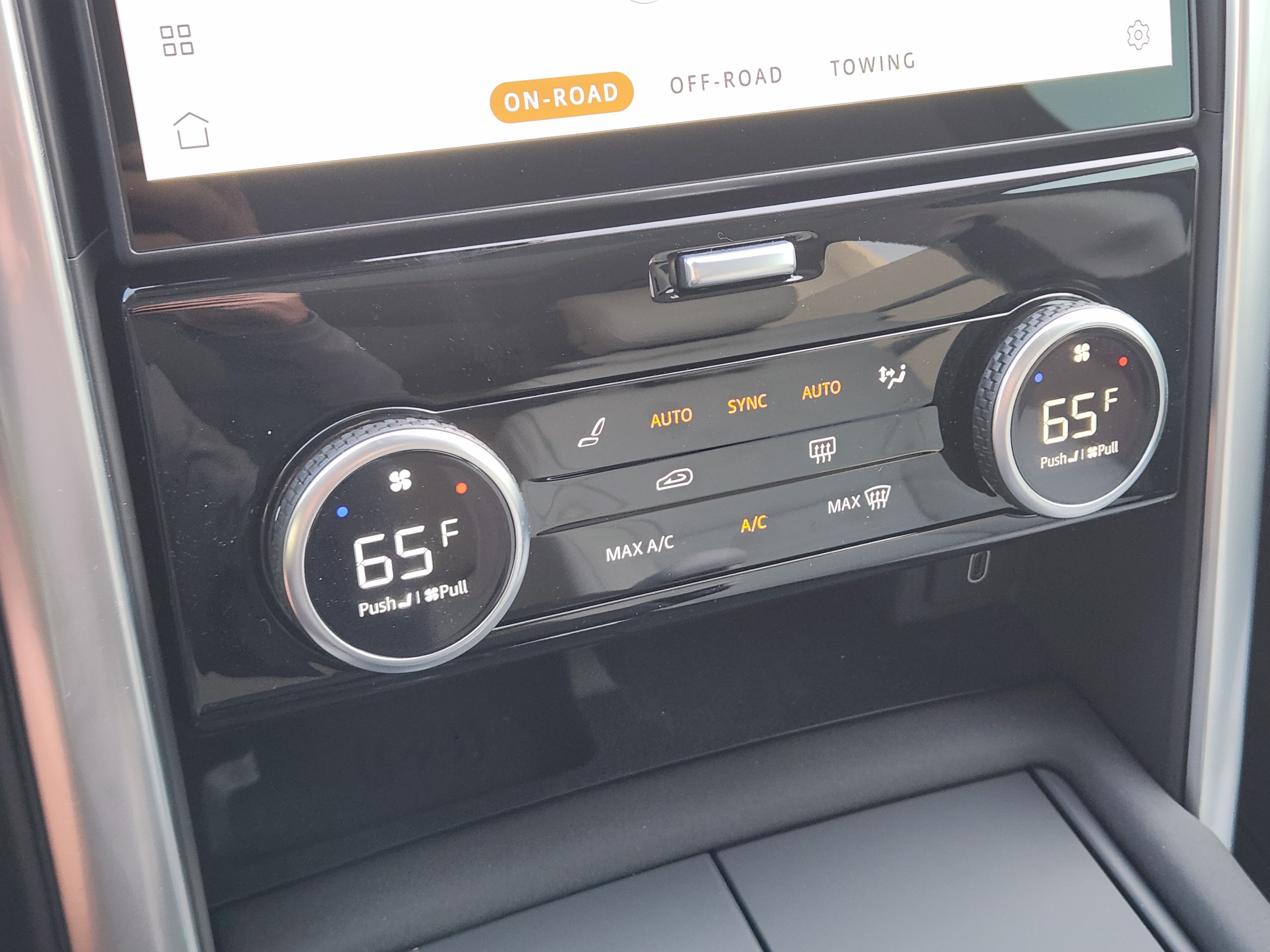 New 2026 Land Rover Discovery Dynamic SE AWD/4WD image 15